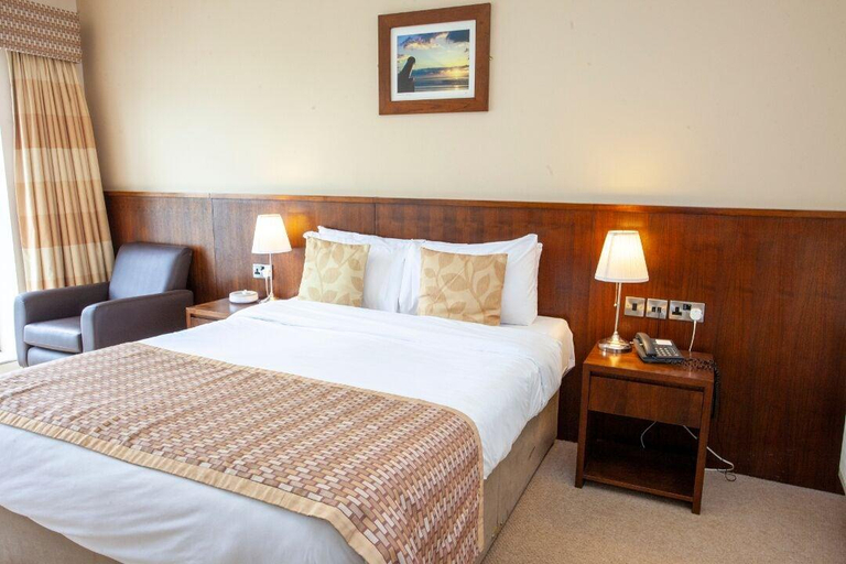 Room 5, Strandhill Lodge & Suites