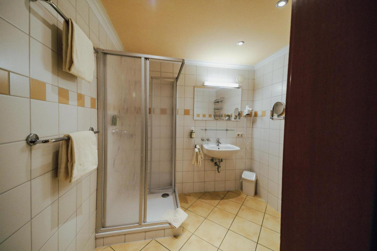 Bathroom, Summerhof, Passau