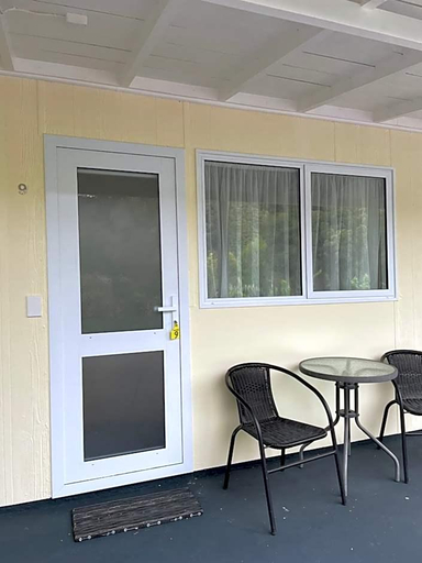 Others 5, Mataki Motel, Tasman