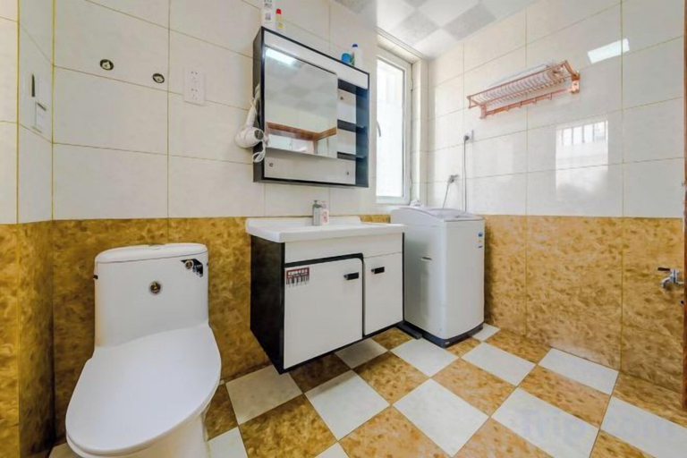 Bathroom, Qingdao Yijian Qingxin Whole Vision Apartment, Qingdao