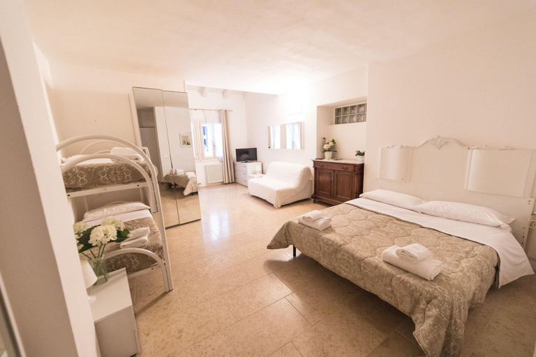 Room 2, Academia Resort, Bergamo