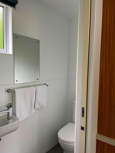 Bathroom 4, Mataki Motel, Tasman