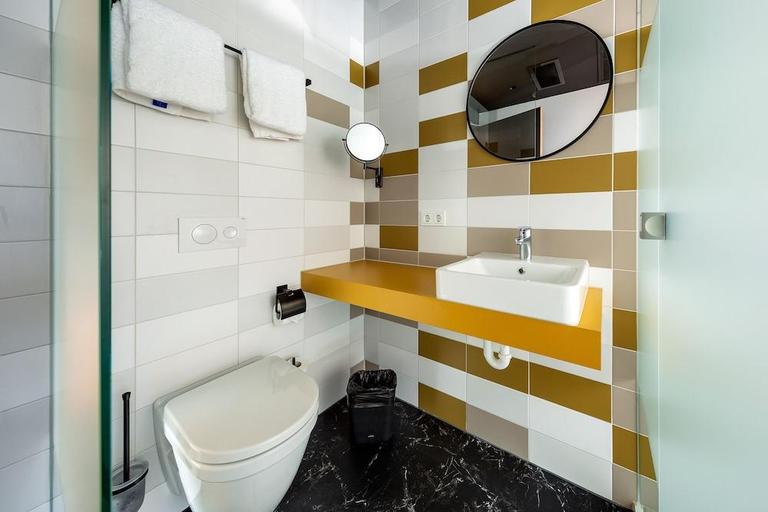 Bathroom 3, Mr Jigs, Venlo