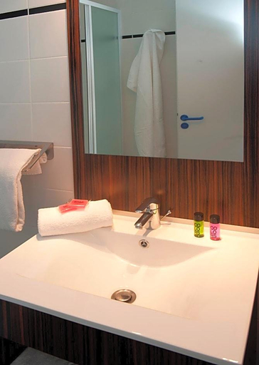 Bathroom 4, Beau Rivage, Pyrénées-Orientales