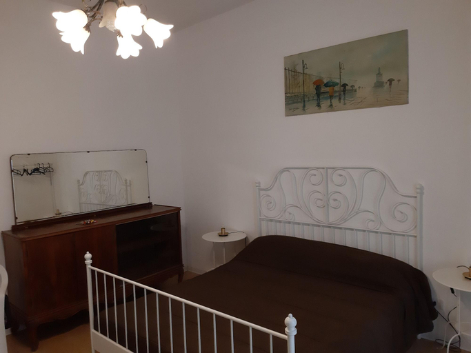 Room 2, Villa Dietro La Luna, Napoli