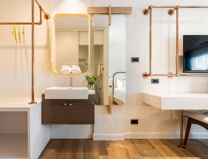 Bathroom 4, Ozone Hotel Bangkok, Bang Rak