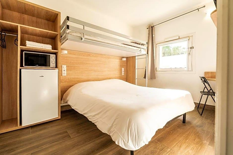 Bedroom 3, Kyriad Direct Brignoles - Provence Verte, Var
