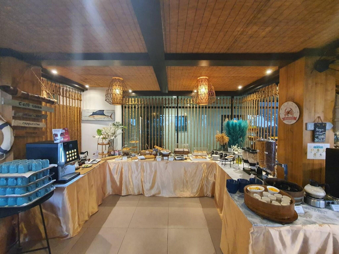 Food & Drinks 5, The Beach Resort & Residence, Pathiu