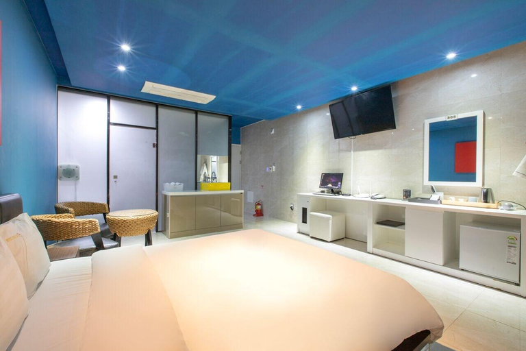 Others 5, Pentastar Hotel, Gimpo