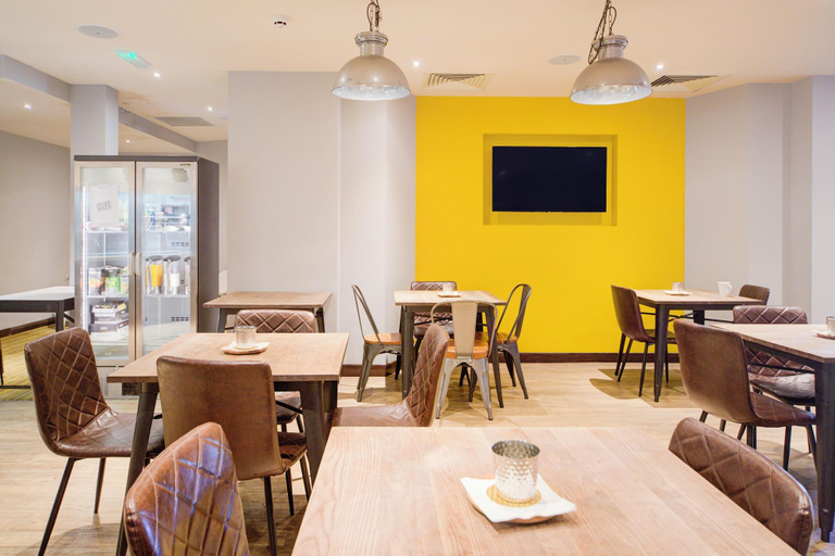 Food & Drinks 5, Silurian Hotel, Newport