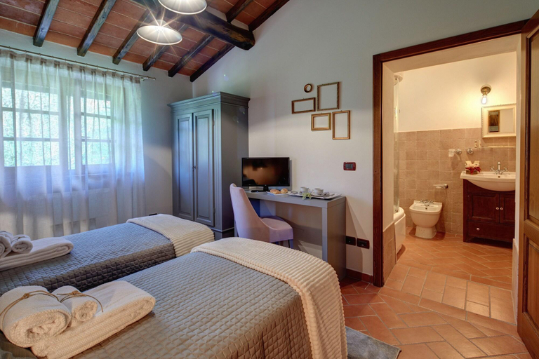 Room 2, DormiVeglia B&B, Arezzo