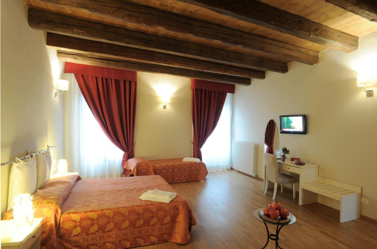 Room 5, Honey Rooms, Ferrara