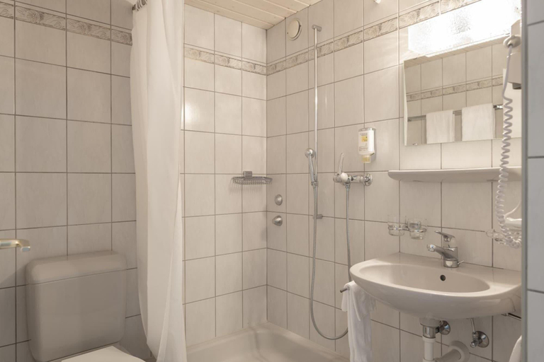 Bathroom 4, Hotel Bahnhof, Bern