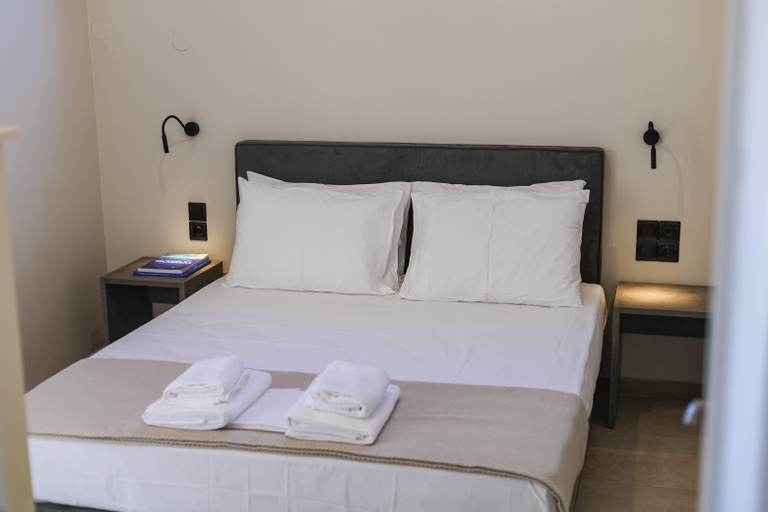 Bedroom 4, Altamar, Central Greece