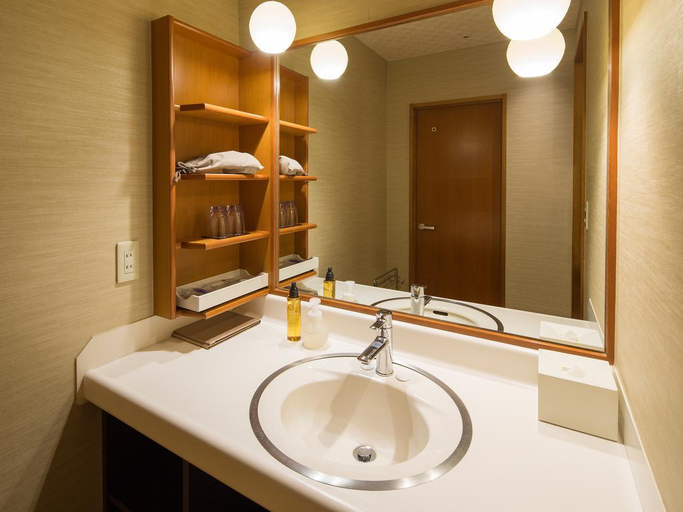 Bathroom 1, Awaji Yumesenkei, Sumoto
