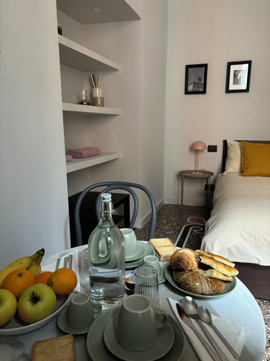 Others 5, B&B Genova Holiday, Genova