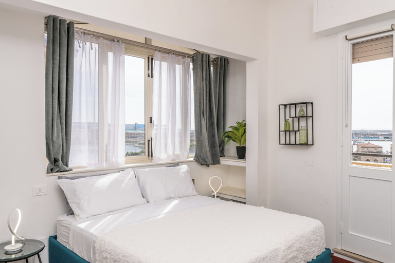 Room 2, Porto Mediceo, Livorno