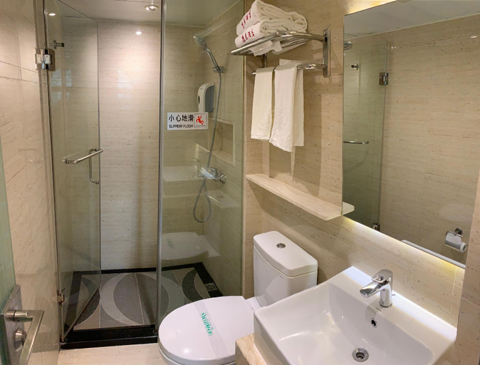 Bathroom 4, Hong Thai Hotel, Macao
