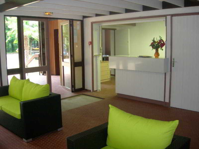 Public Area, La Riviera Limousine, Corrèze