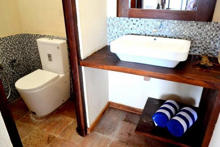 Bathroom 3, Guru Beach Resort, Tangalle