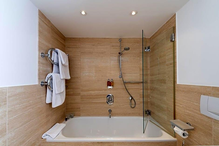 Bathroom 5, Benen Diken Hof, Nordfriesland