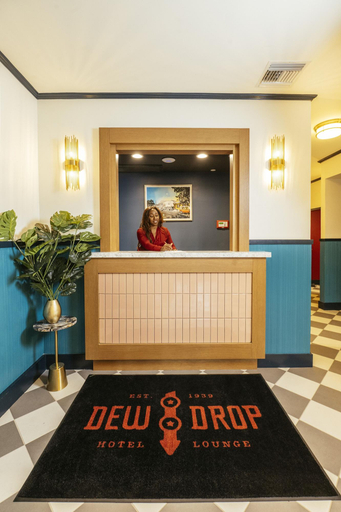 Public Area 2, Dew Drop Inn, Orleans