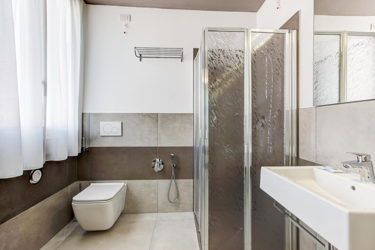 Bathroom 4, Augustea, Rimini