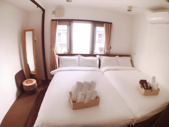 Room 3, Osaka Sinsei Guest House, Osaka