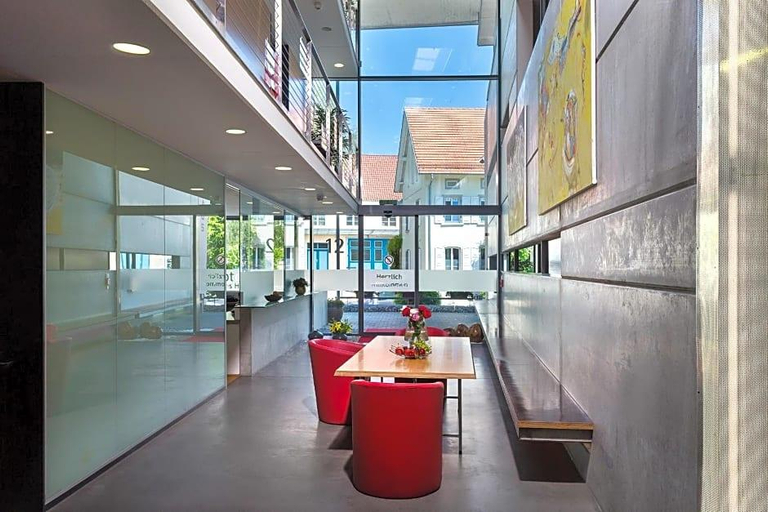 Public Area, Rotes Haus, Bodenseekreis