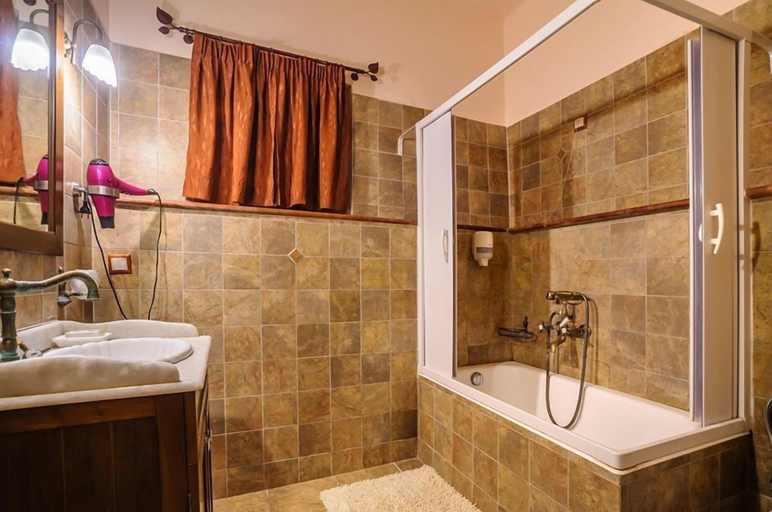 Bathroom 3, Mouzaliko Guesthouse Mansion, North Aegean