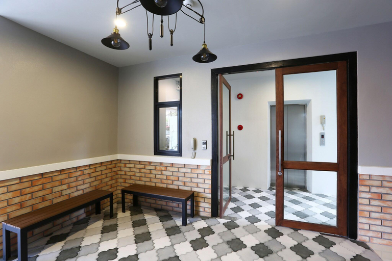 Bathroom 1, Sukh Serviced Apartment, Hat Yai