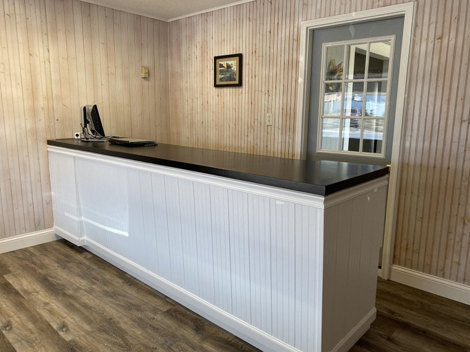 Public Area 3, Pelican Motel, Otter Tail