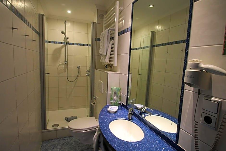 Bathroom 5, Krone, Berchtesgadener Land