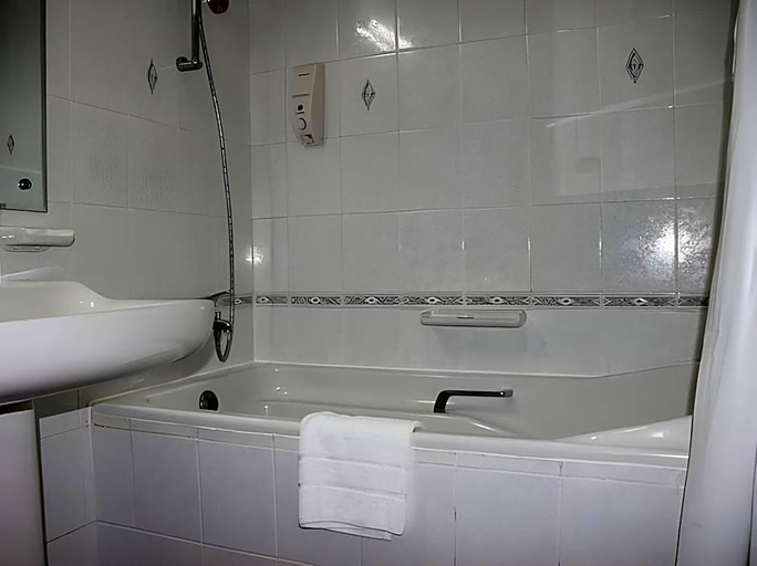 Bathroom 4, Down Town Plaza Hotel Apartments, Abu Dhabi City