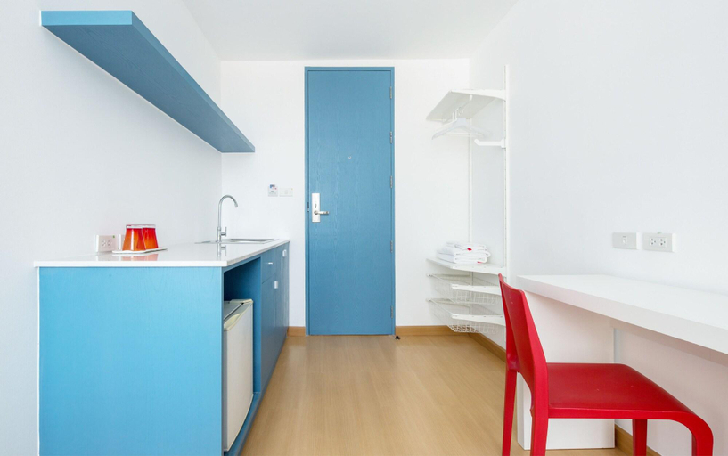 Room 2, 128 Bangkok, Khlong Toey