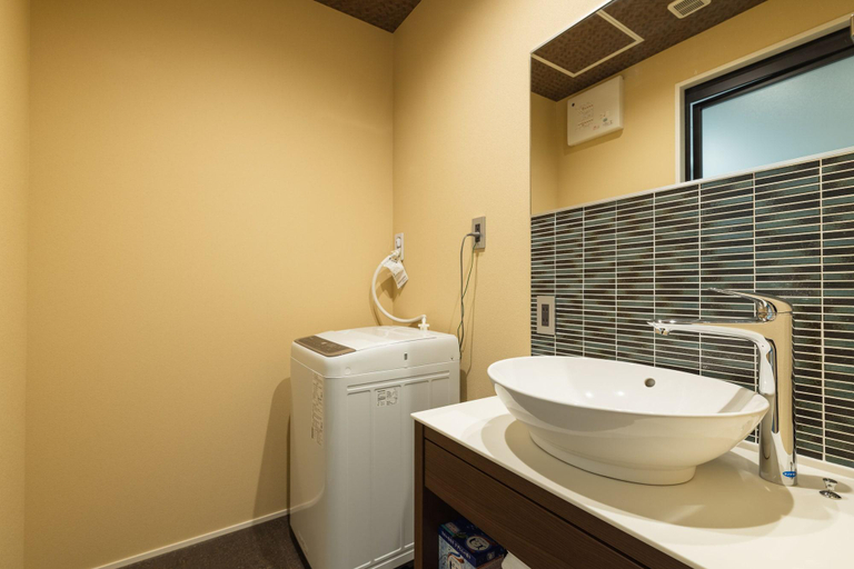 Bathroom 3, GRAND BASE Hakata Kukodori, Fukuoka
