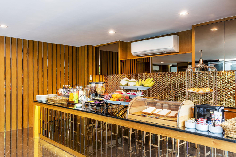 Food & Drinks 5, Grand Sala Thai, Wang Thonglang
