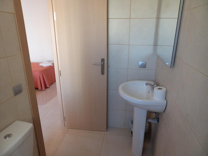 Bathroom 3, Leblon, Baleares