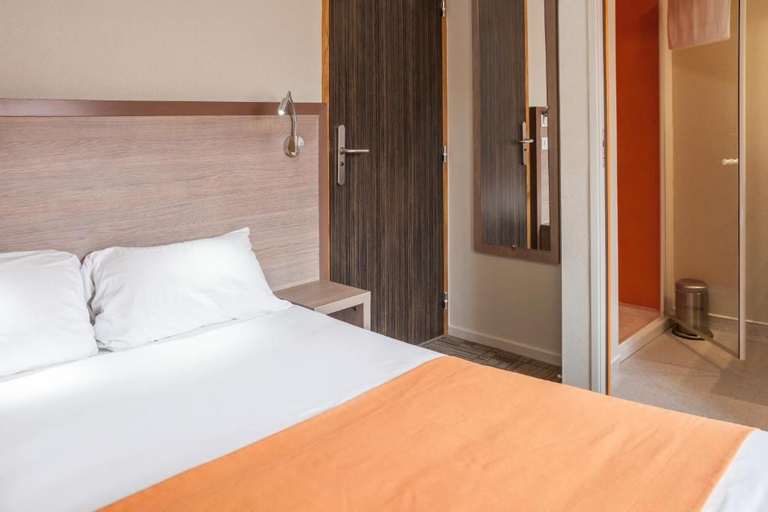Room 3, Logis Hotel Les Voyageurs, Puy-de-Dôme