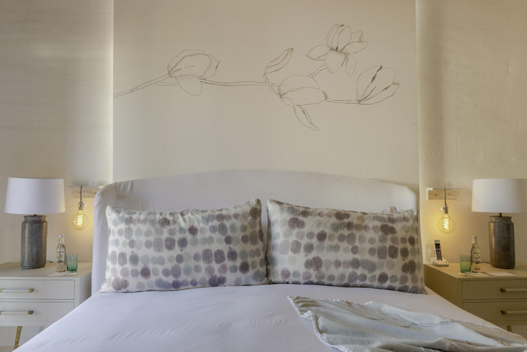 Room 4, Lotel at Doce18 Concept House, Allende