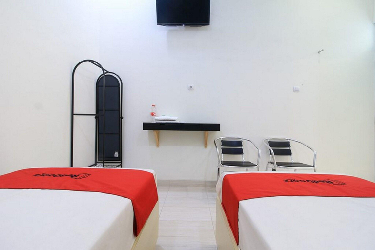 Room 5, Formerly RedDoorz near Klaten Train Station, Klaten