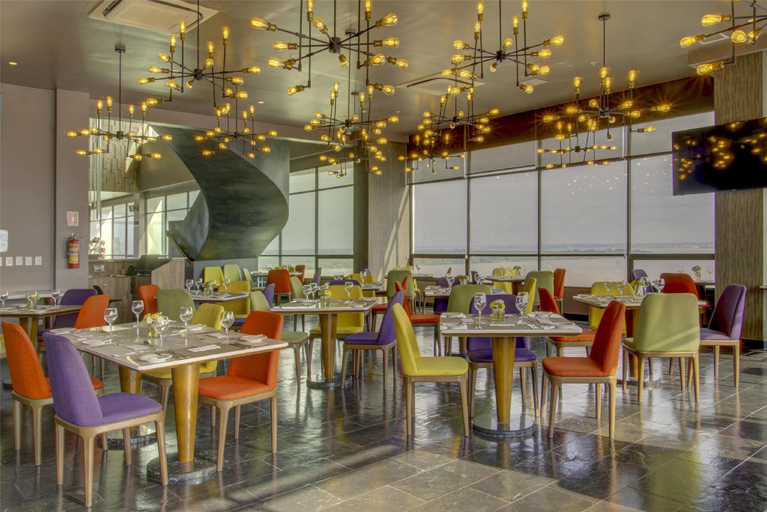 Restaurant 5, River Garden Hotel Suites, Guayaquil