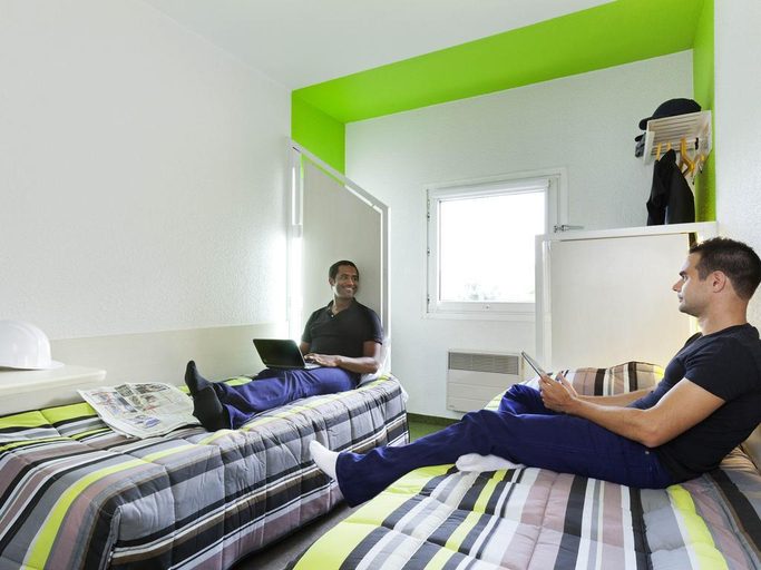 Bedroom 5, Hotel F1 Montluçon, Allier