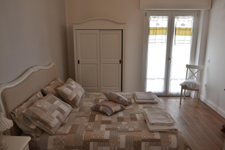 Bedroom 4, B&B Coffee and City, Napoli