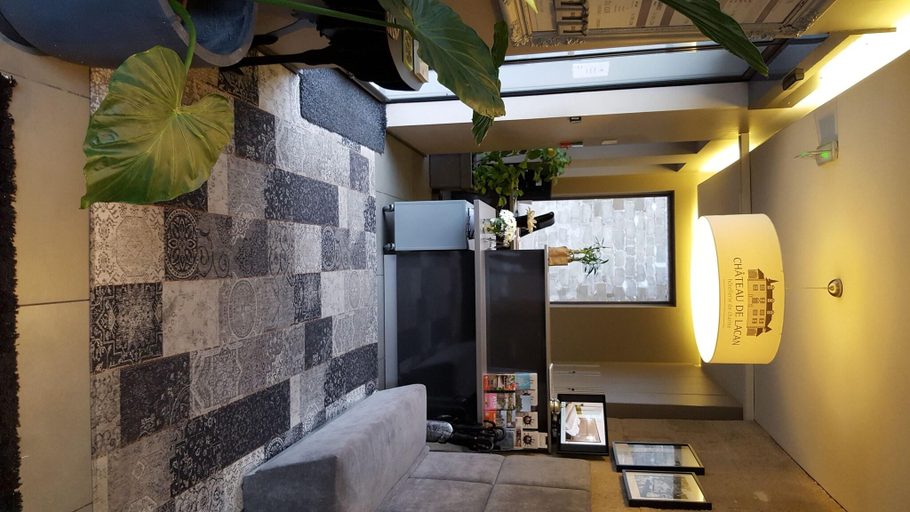 Public Area 3, Hôtel Château Lacan, Corrèze