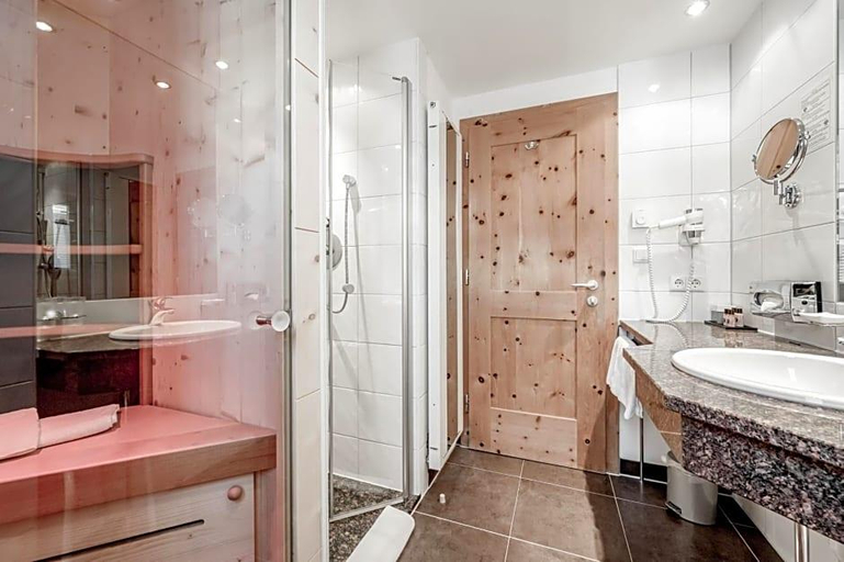Bathroom 4, Olymp, Imst