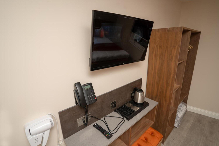 Public Area 3, Eagle Hotel, Luton