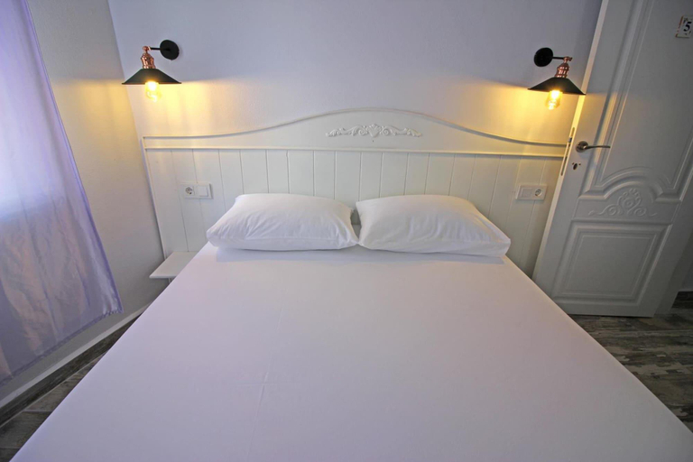 Room 2, Hambarli Otel, Bozcaada
