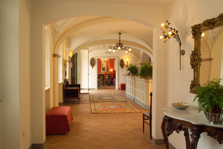 Lobby 2, Villa Zuccari, Perugia