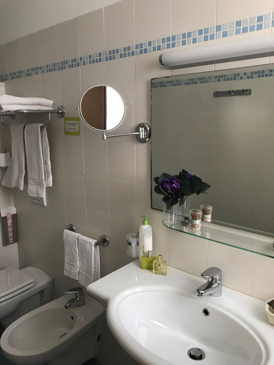 Bathroom 4, Hotel Baia Bianca, Imperia